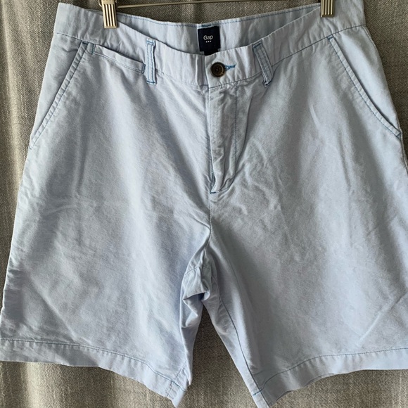 Gap Shorts - Picture 2 of 4